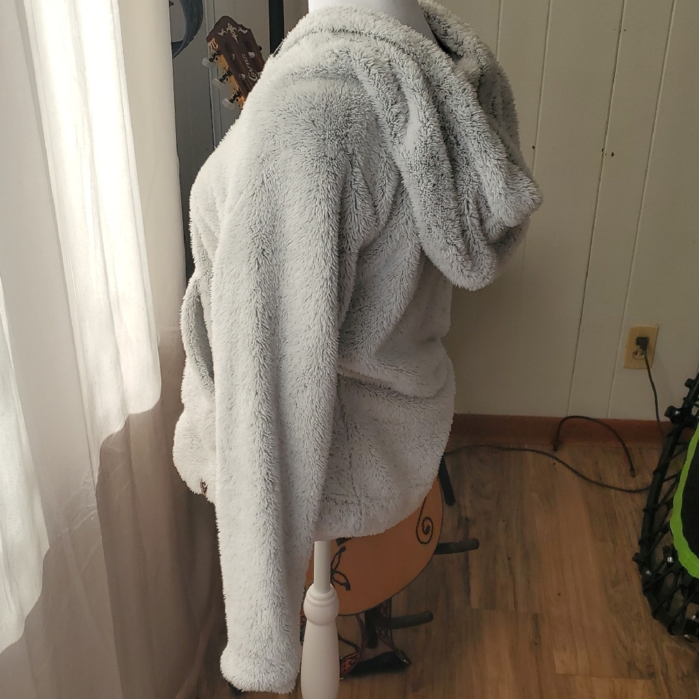Cozy Gray Button-Up Women's Sweater - Picture 5 of 10